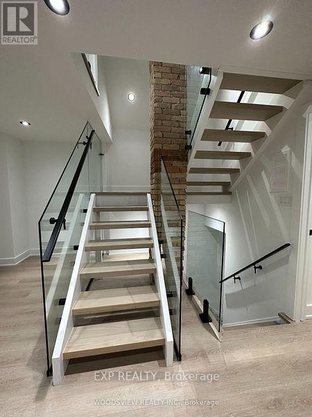 Upper - 24 St Clair Gardens, Toronto, Ontario  M6E 3V4 - Photo 6 - W12707904