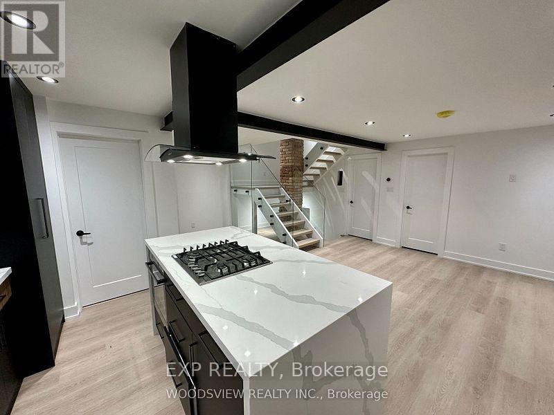 Upper - 24 St Clair Gardens, Toronto, Ontario  M6E 3V4 - Photo 8 - W12707904