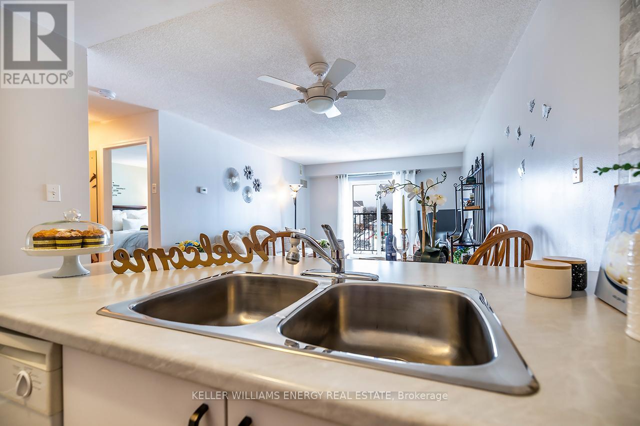 204 - 94 Aspen Springs Drive, Clarington, Ontario  L1C 5N4 - Photo 8 - E12707872