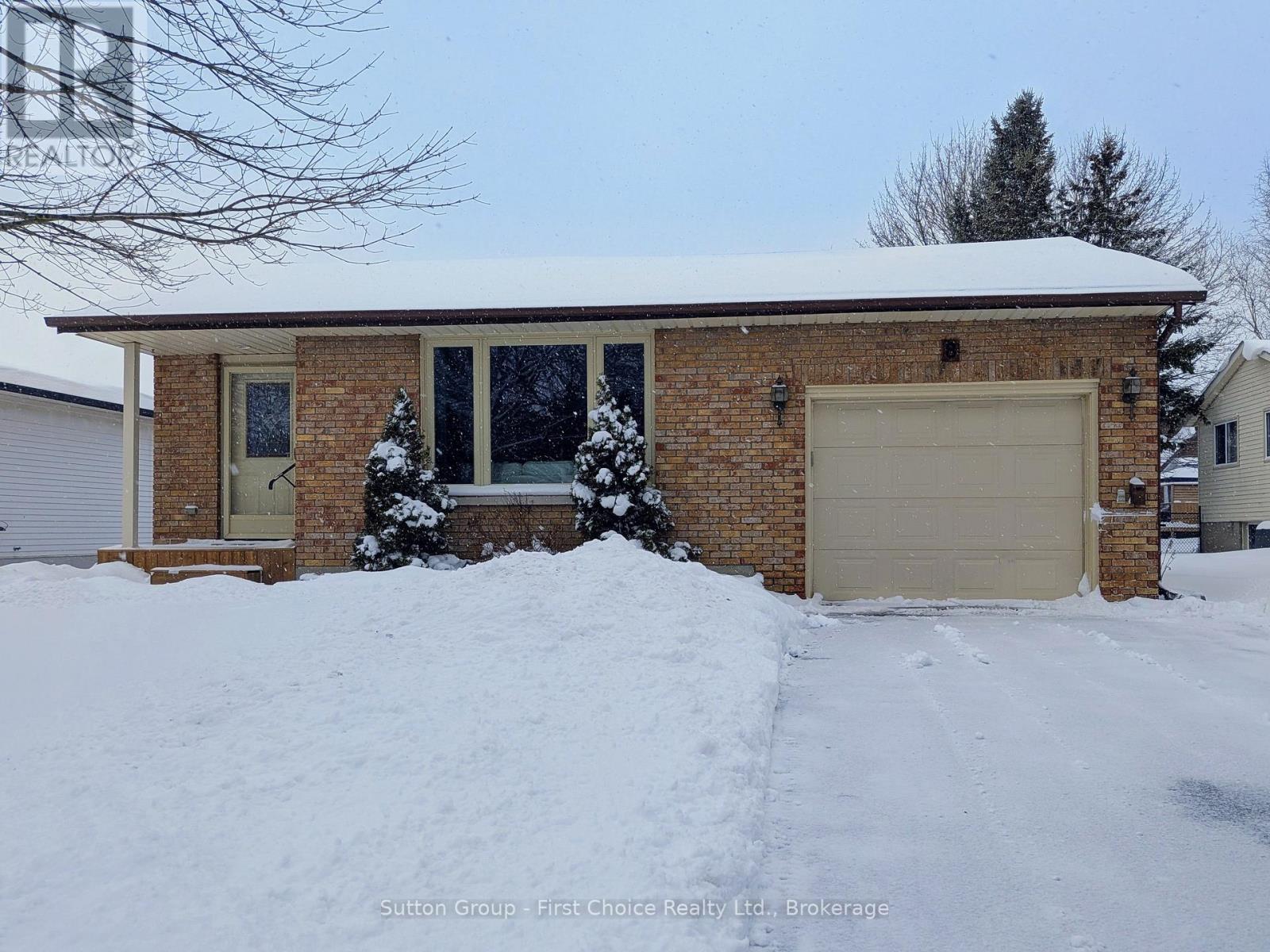 8 Dunsford Crescent, St. Marys, Ontario  N4X 1C6 - Photo 1 - X12487111