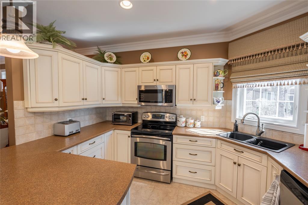 6746 St Andrews Circle, Plympton-Wyoming, Ontario  N0N 1E0 - Photo 13 - 26000834