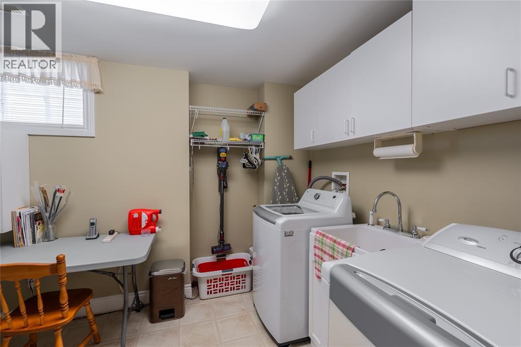 6746 St Andrews Circle, Plympton-Wyoming, Ontario  N0N 1E0 - Photo 35 - 26000831