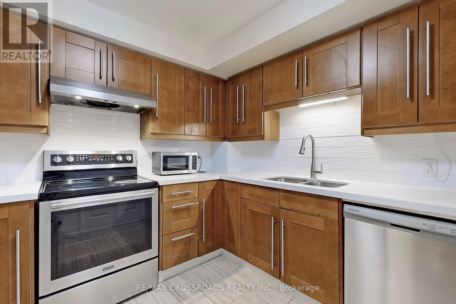907 - 8 Lee Centre Drive, Toronto, Ontario  M1H 3H8 - Photo 13 - E12707884