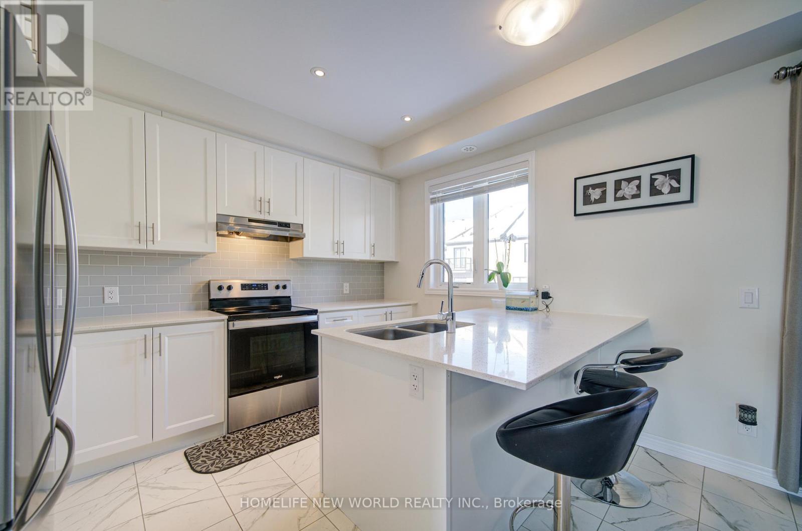 46 Elkington Crescent, Whitby, Ontario  L1P 0L7 - Photo 17 - E12707896