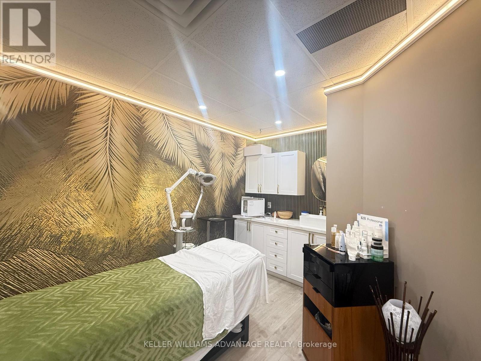 75 International Boulevard, Toronto, Ontario  M9W 6L9 - Photo 10 - W12707886