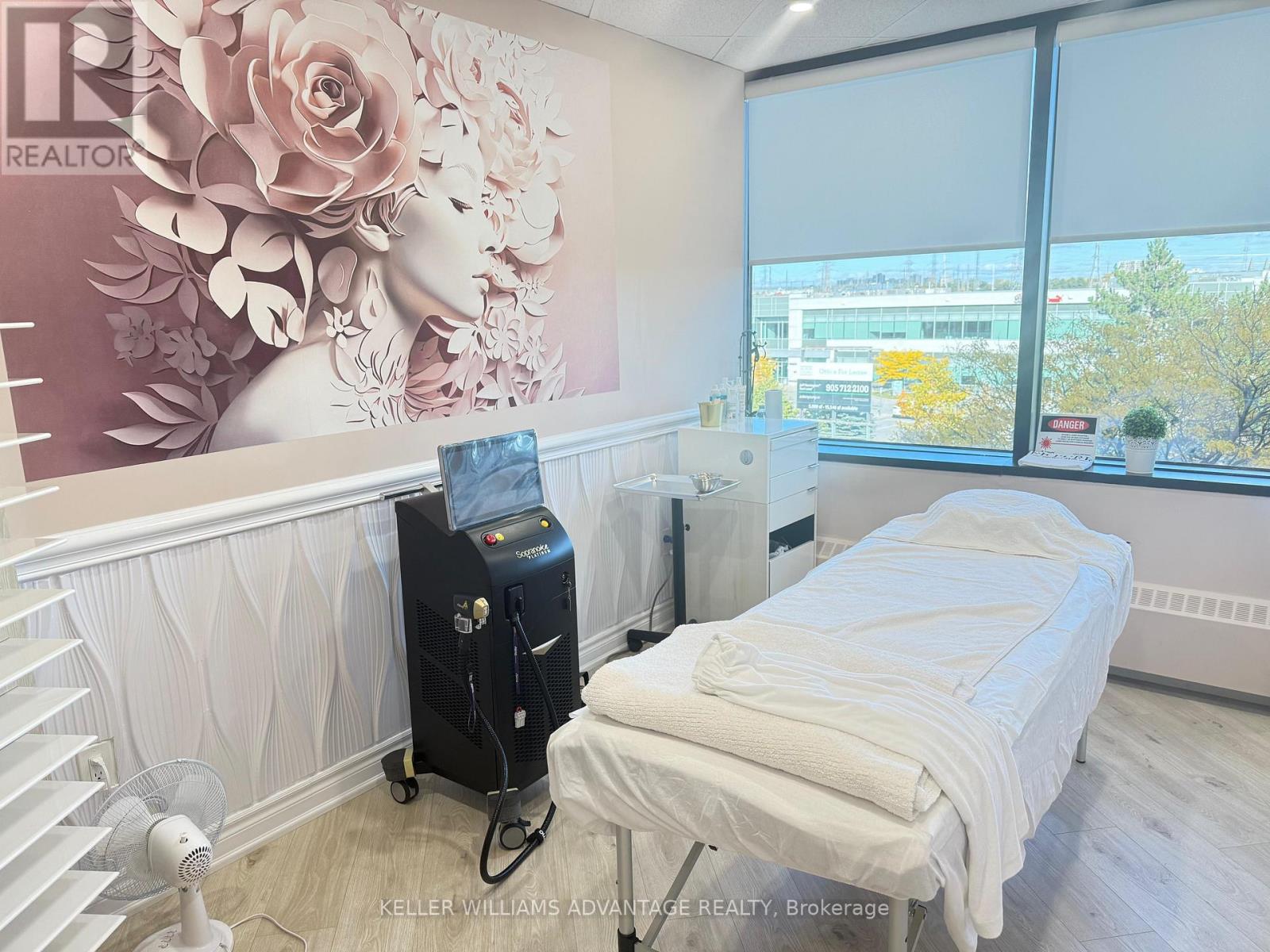 75 International Boulevard, Toronto, Ontario  M9W 6L9 - Photo 3 - W12707886