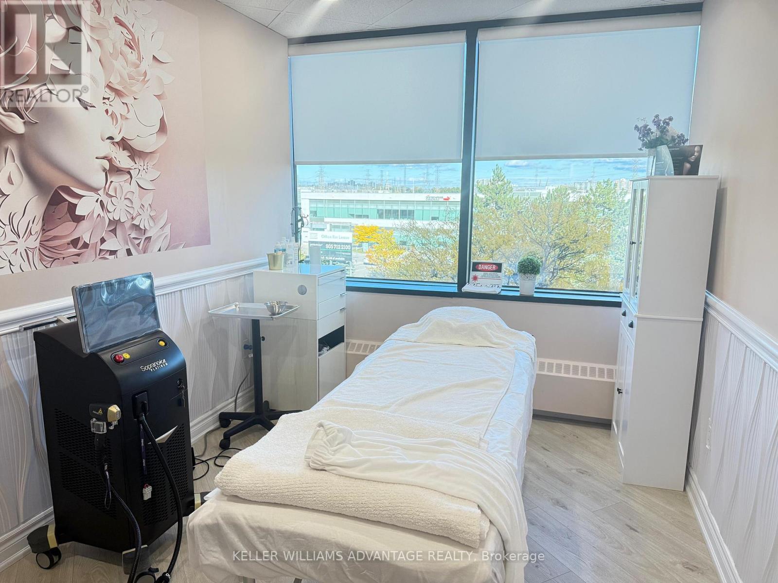 75 International Boulevard, Toronto, Ontario  M9W 6L9 - Photo 6 - W12707886