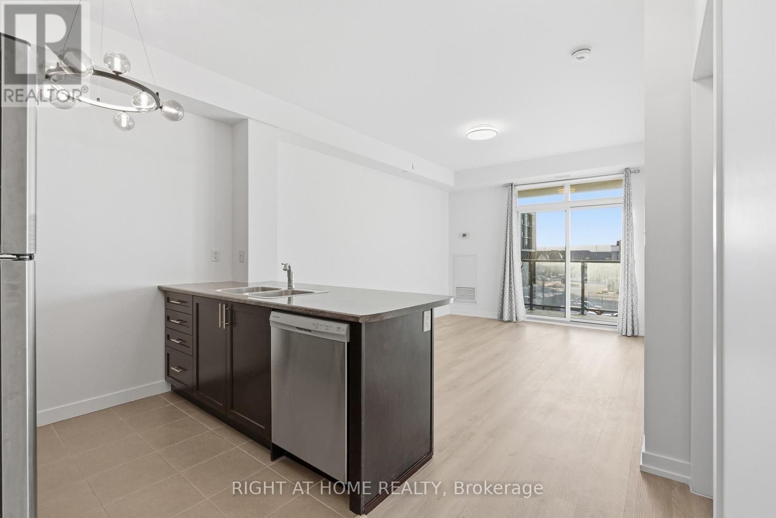 334 - 125 Shoreview Place, Hamilton, Ontario  L8E 0K3 - Photo 5 - X12707900