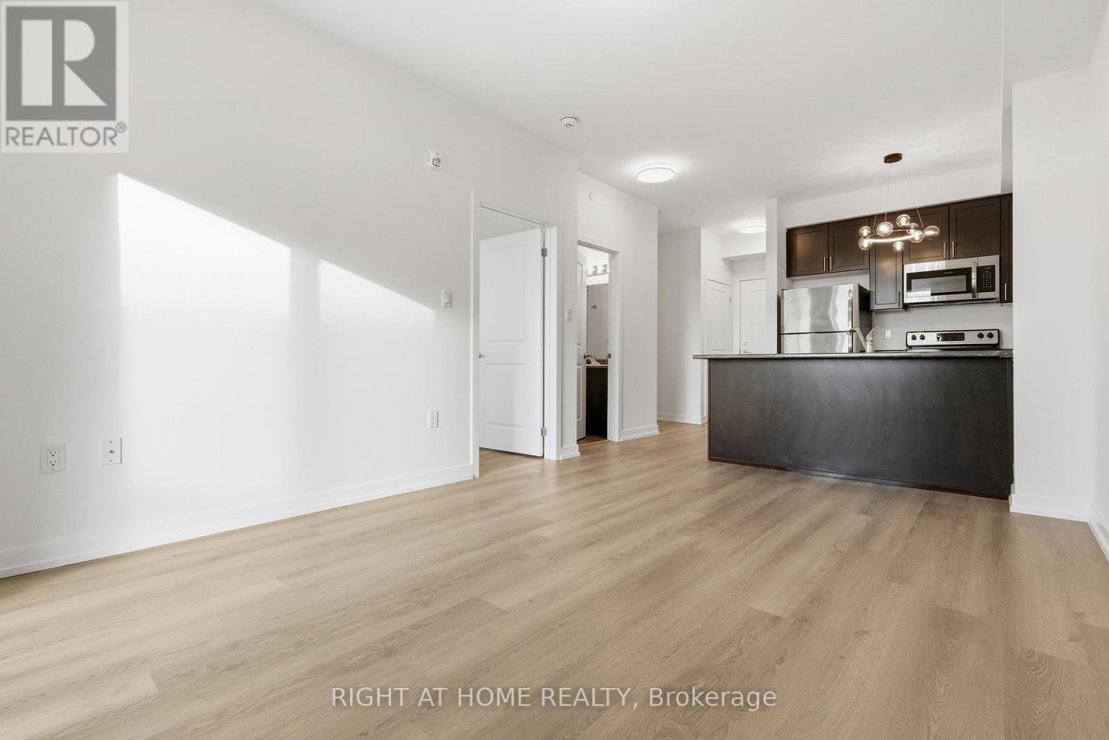 334 - 125 Shoreview Place, Hamilton, Ontario  L8E 0K3 - Photo 9 - X12707900