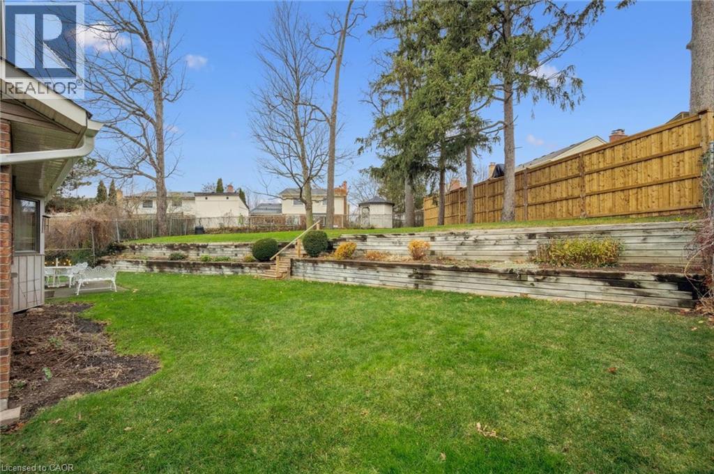 18 Woodview Court, Kitchener, Ontario  N2A 3E6 - Photo 35 - 40796298