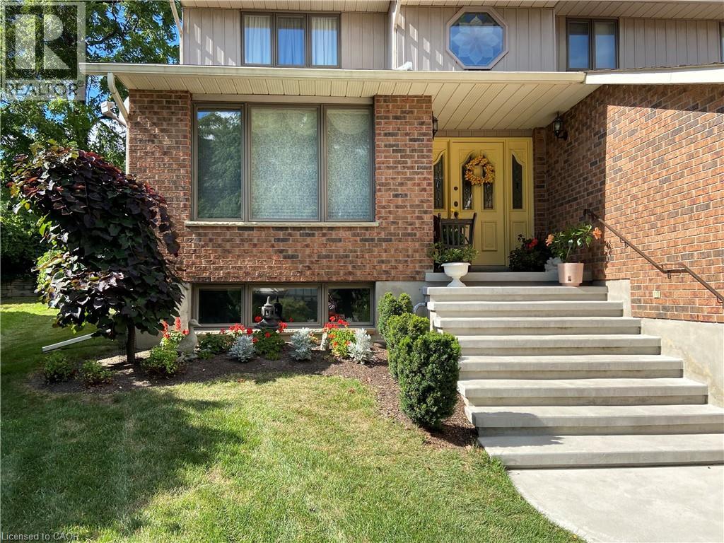 18 Woodview Court, Kitchener, Ontario  N2A 3E6 - Photo 36 - 40796298