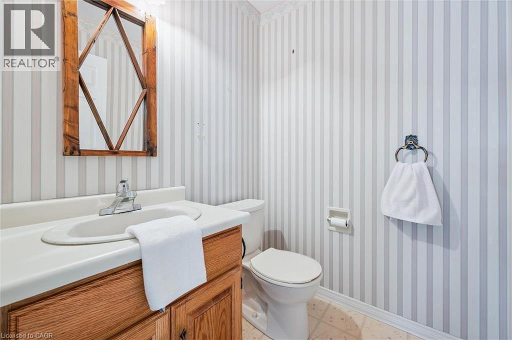 18 Woodview Court, Kitchener, Ontario  N2A 3E6 - Photo 13 - 40796298