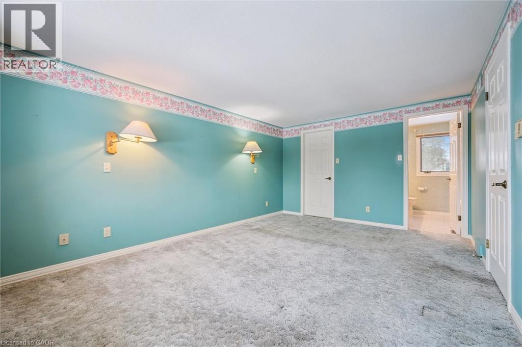 18 Woodview Court, Kitchener, Ontario  N2A 3E6 - Photo 17 - 40796298