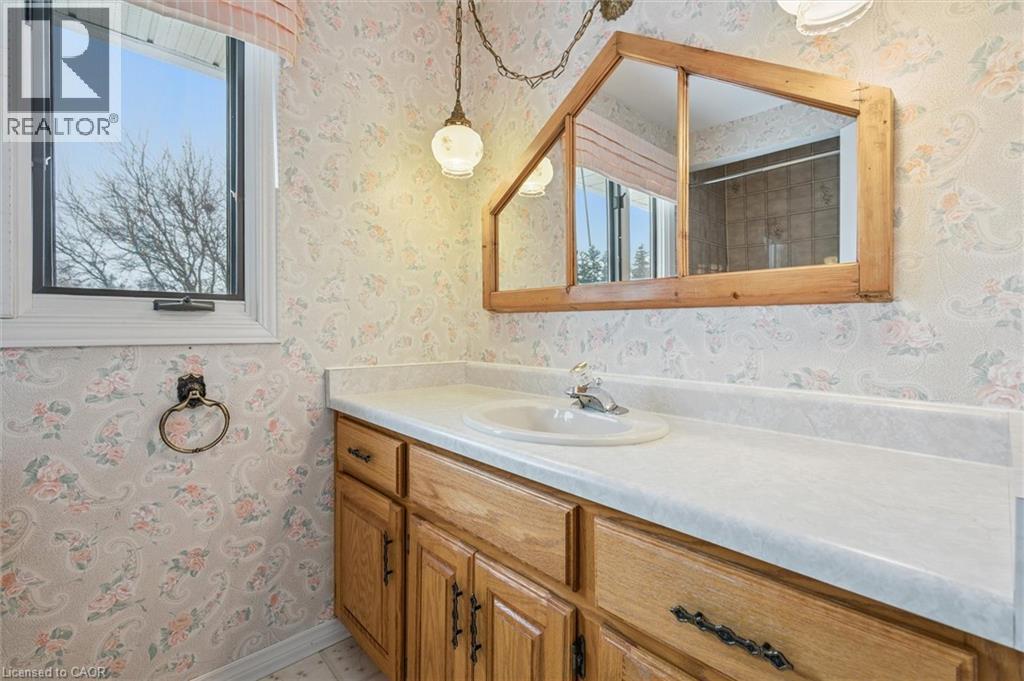 18 Woodview Court, Kitchener, Ontario  N2A 3E6 - Photo 26 - 40796298