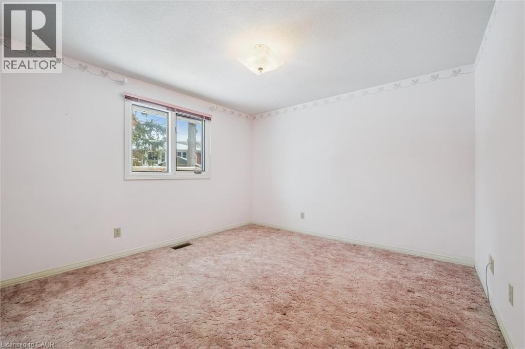 18 Woodview Court, Kitchener, Ontario  N2A 3E6 - Photo 24 - 40796298