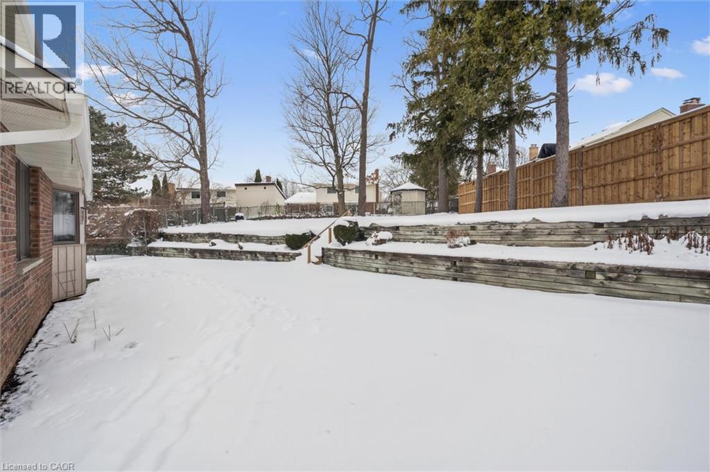 18 Woodview Court, Kitchener, Ontario  N2A 3E6 - Photo 27 - 40796298