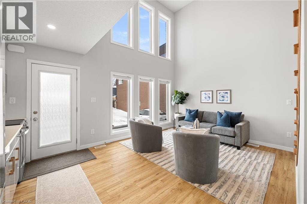 1242 King Street E, Kitchener, Ontario  N2G 2N6 - Photo 3 - 40799355