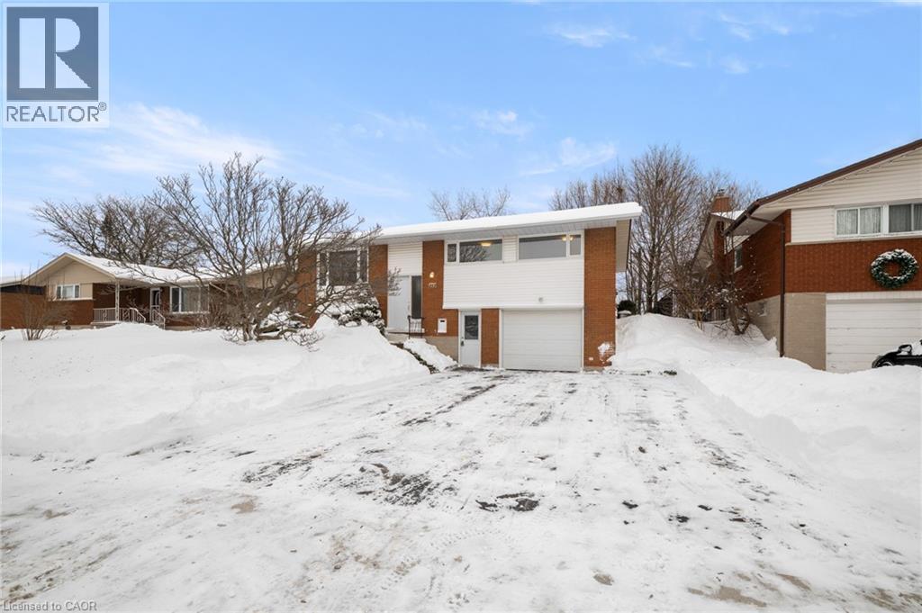 212 Winfield Avenue, Waterloo, Ontario  N2J 3M9 - Photo 1 - 40799352