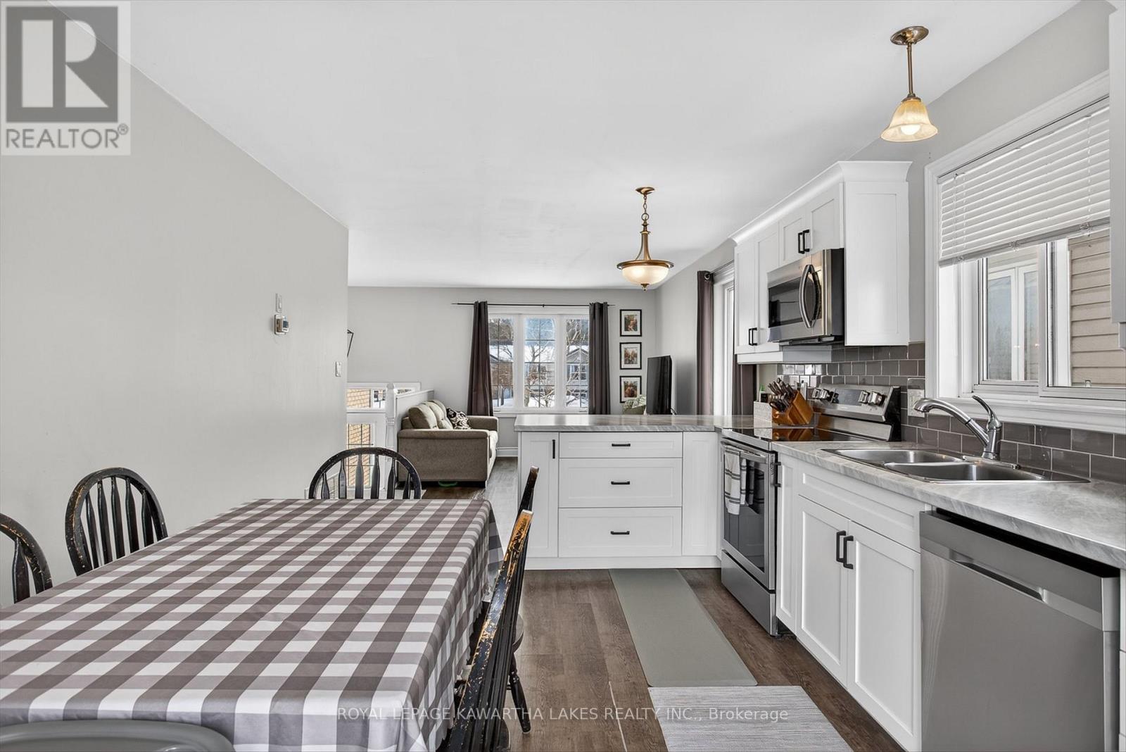 124 Mary Street W, Kawartha Lakes, Ontario  K9V 0B8 - Photo 13 - X12707986