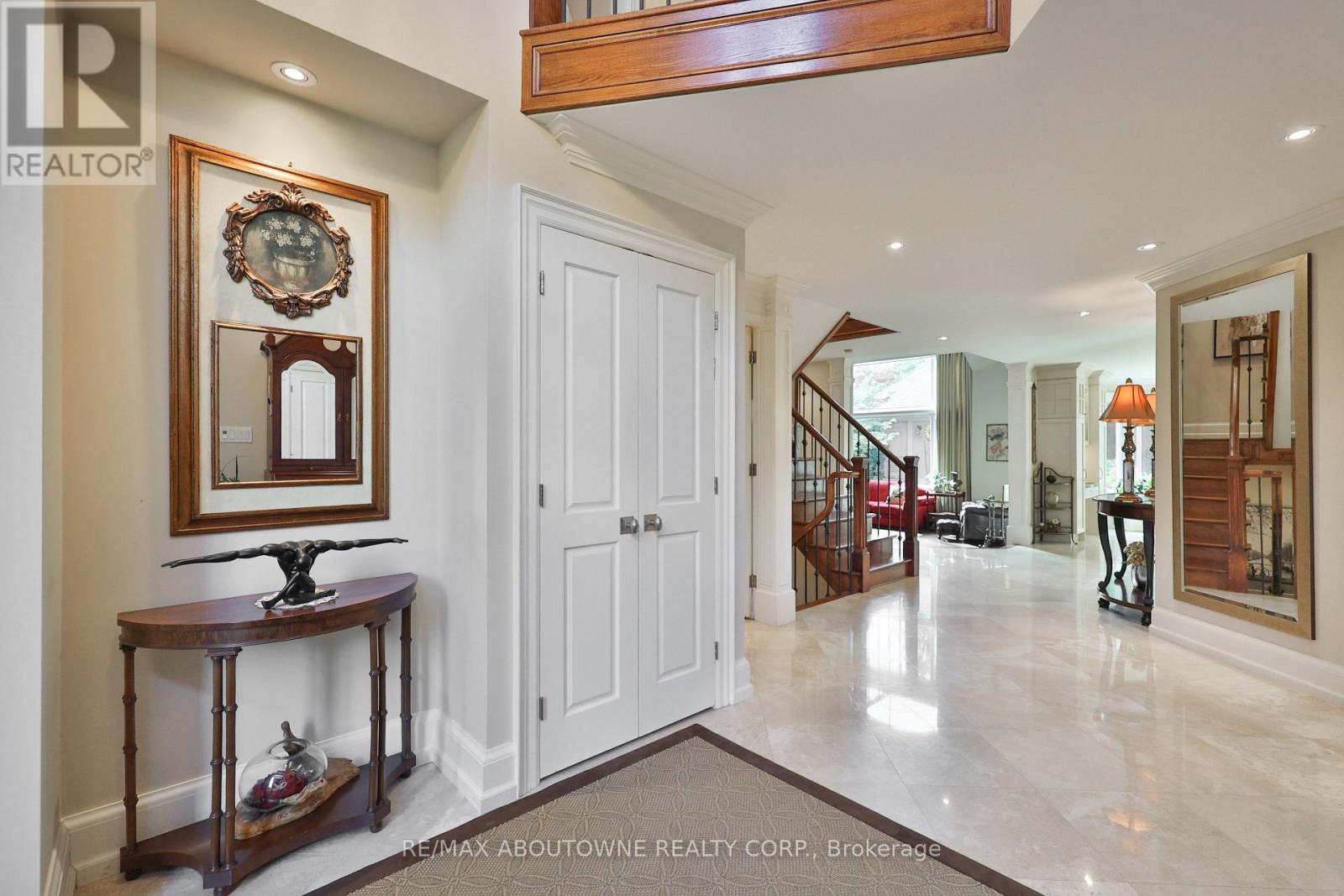 342 Pomona Avenue, Burlington, Ontario  L7N 1T5 - Photo 5 - W12466088