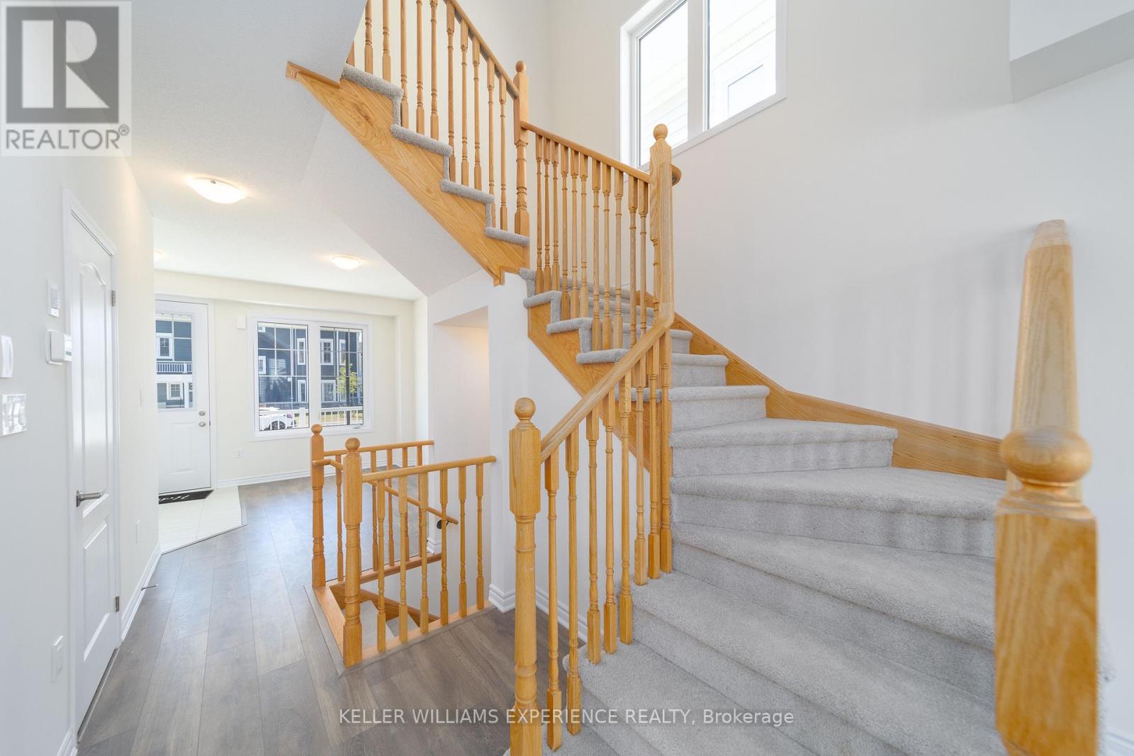 4 Shapira Avenue, Wasaga Beach, Ontario  L9Z 0K1 - Photo 2 - S12707928