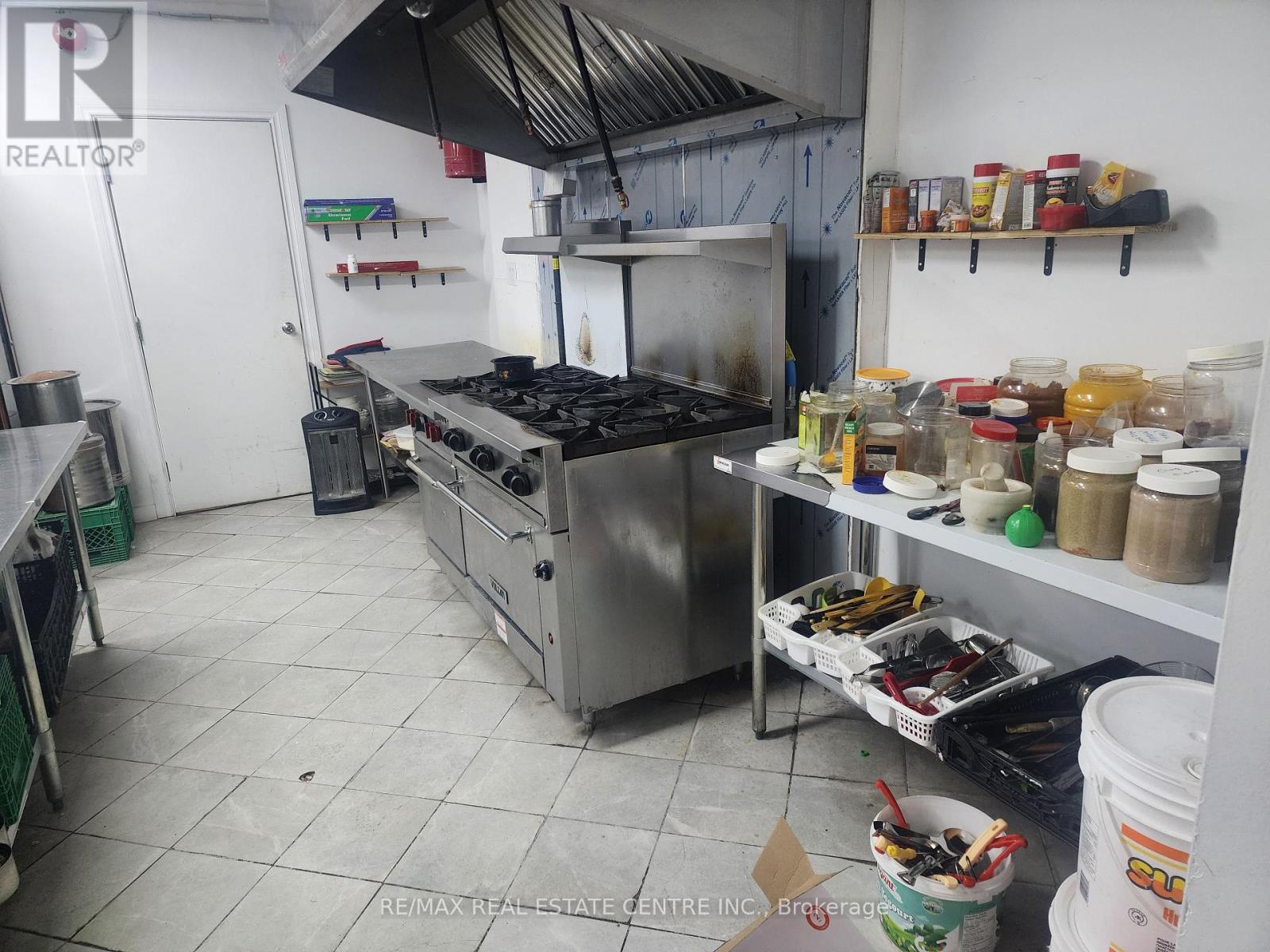 1155 University Ave. West Avenue W, Windsor, Ontario  N9A 5T1 - Photo 1 - X12707924