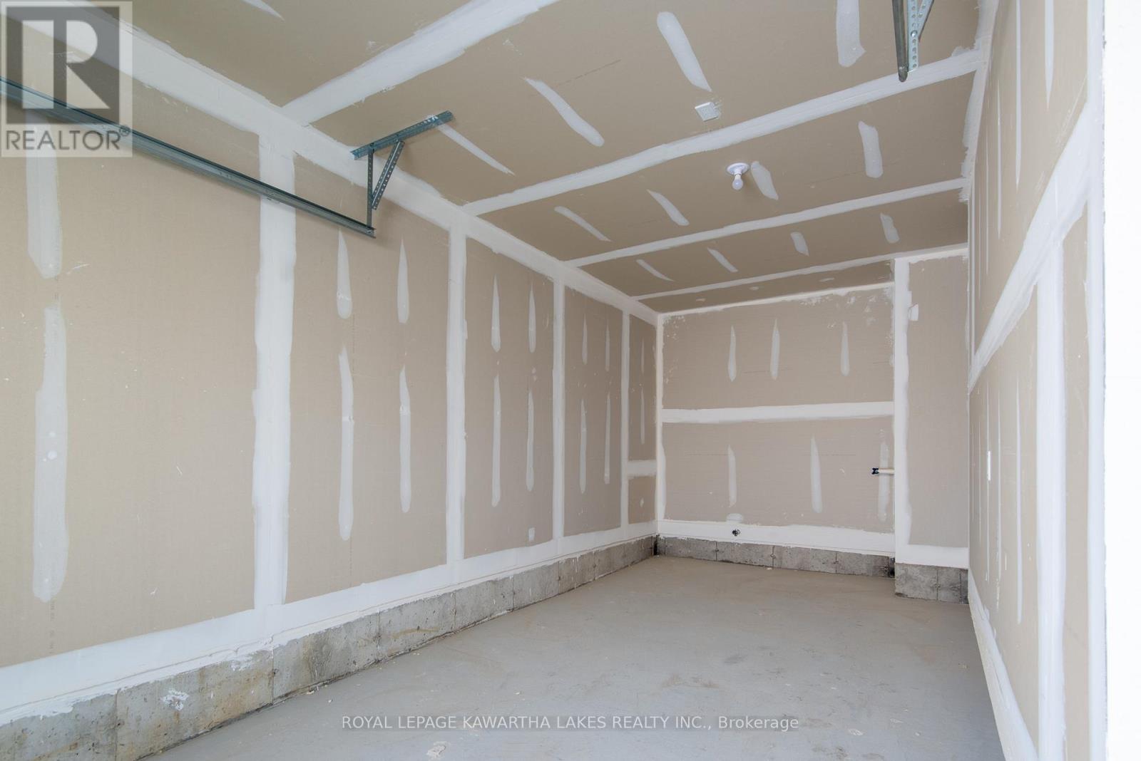 73 Watts Mews, Kawartha Lakes, Ontario  K9V 5V4 - Photo 22 - X12708052