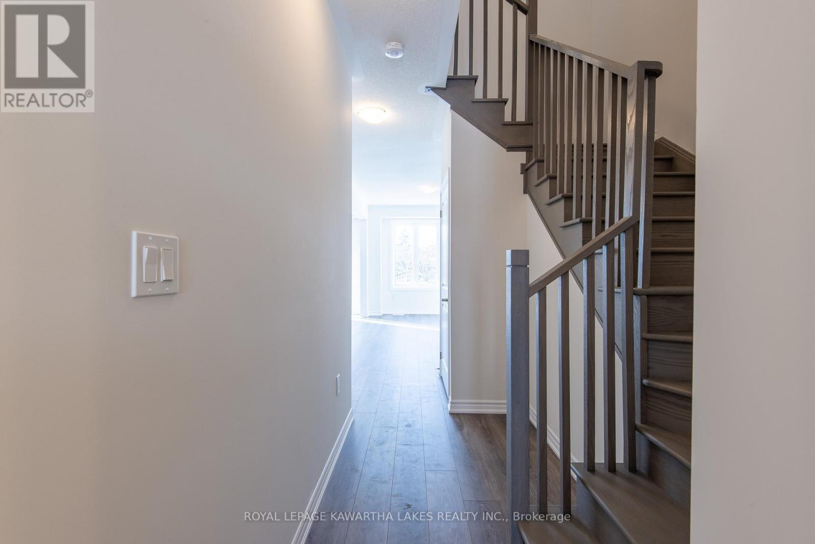 73 Watts Mews, Kawartha Lakes, Ontario  K9V 5V4 - Photo 3 - X12708052