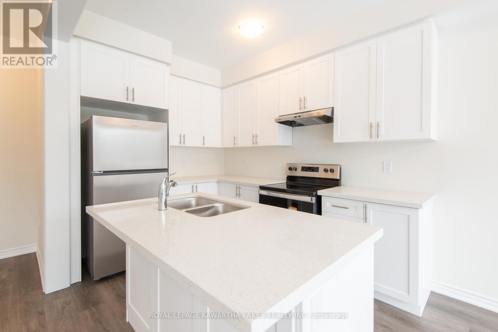 73 Watts Mews, Kawartha Lakes, Ontario  K9V 5V4 - Photo 5 - X12708052