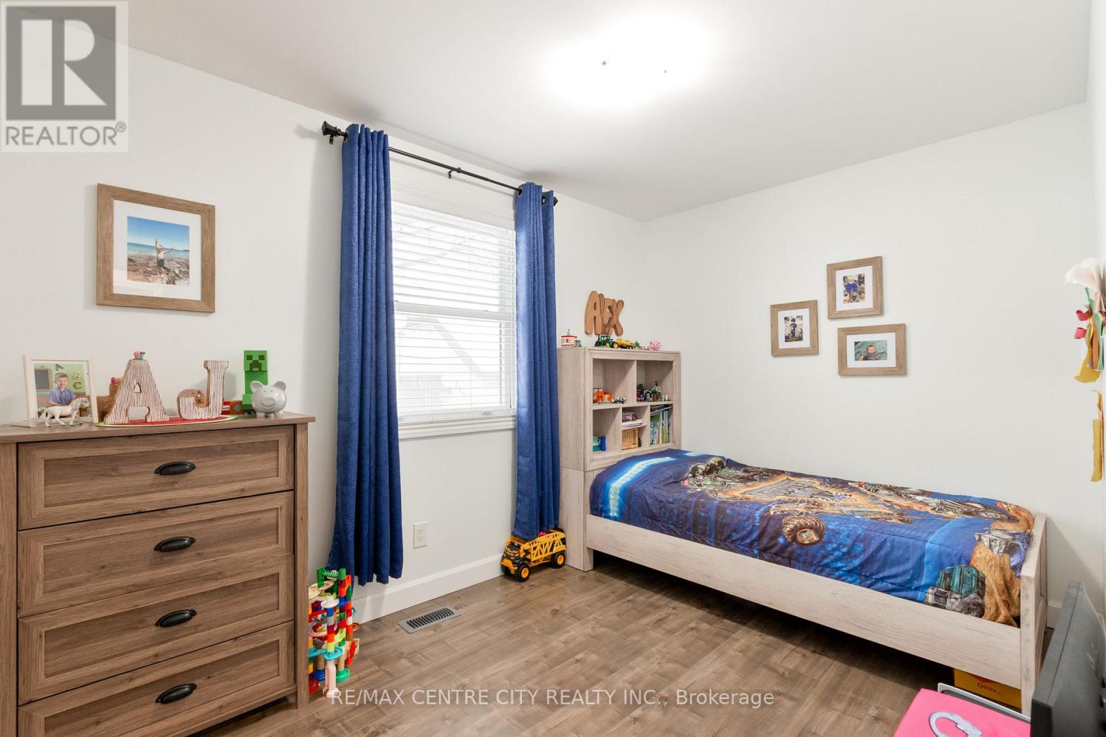 245 Elm Street W, Chatham-Kent, Ontario  N0P 1C0 - Photo 10 - X12708092