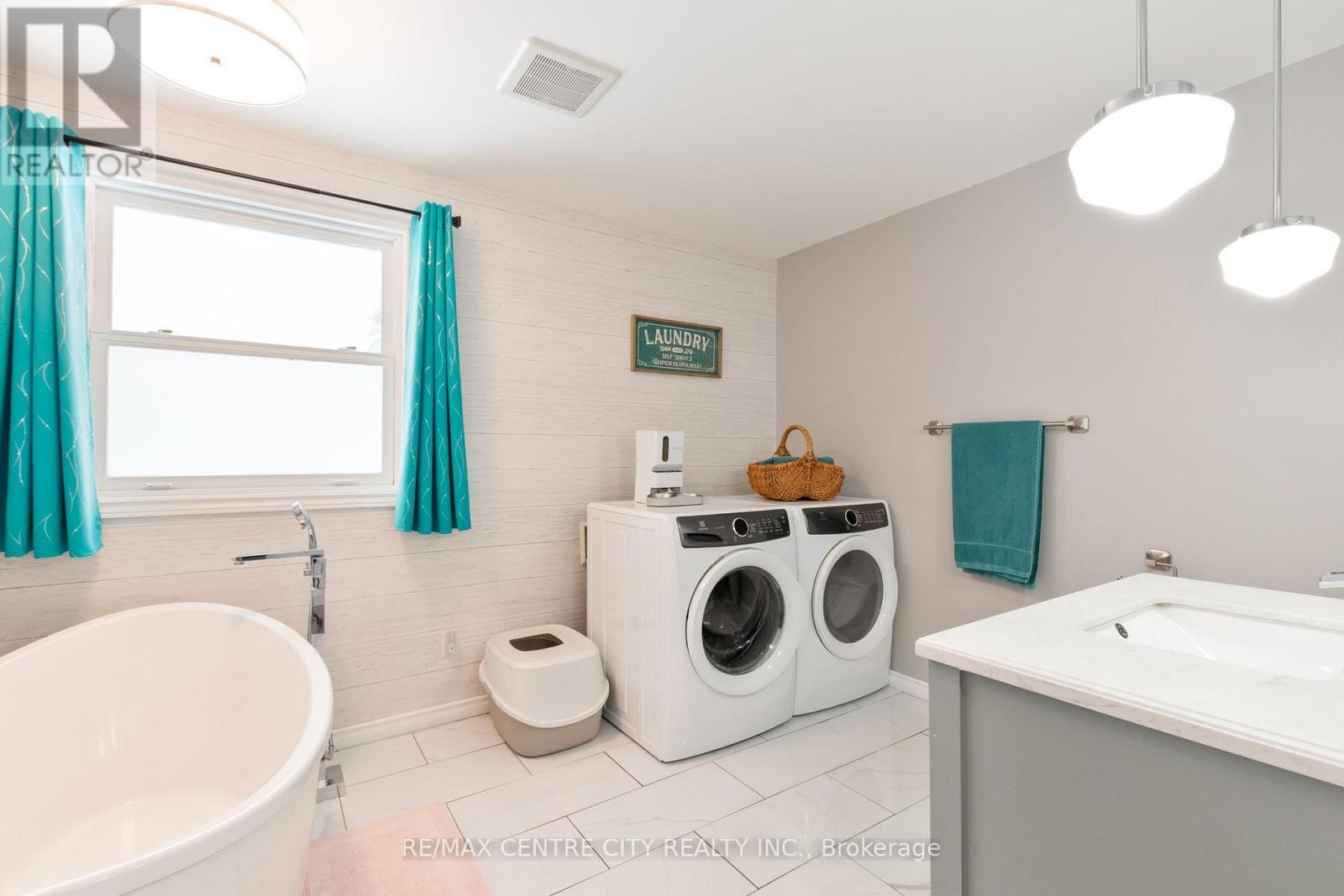 245 Elm Street W, Chatham-Kent, Ontario  N0P 1C0 - Photo 16 - X12708092