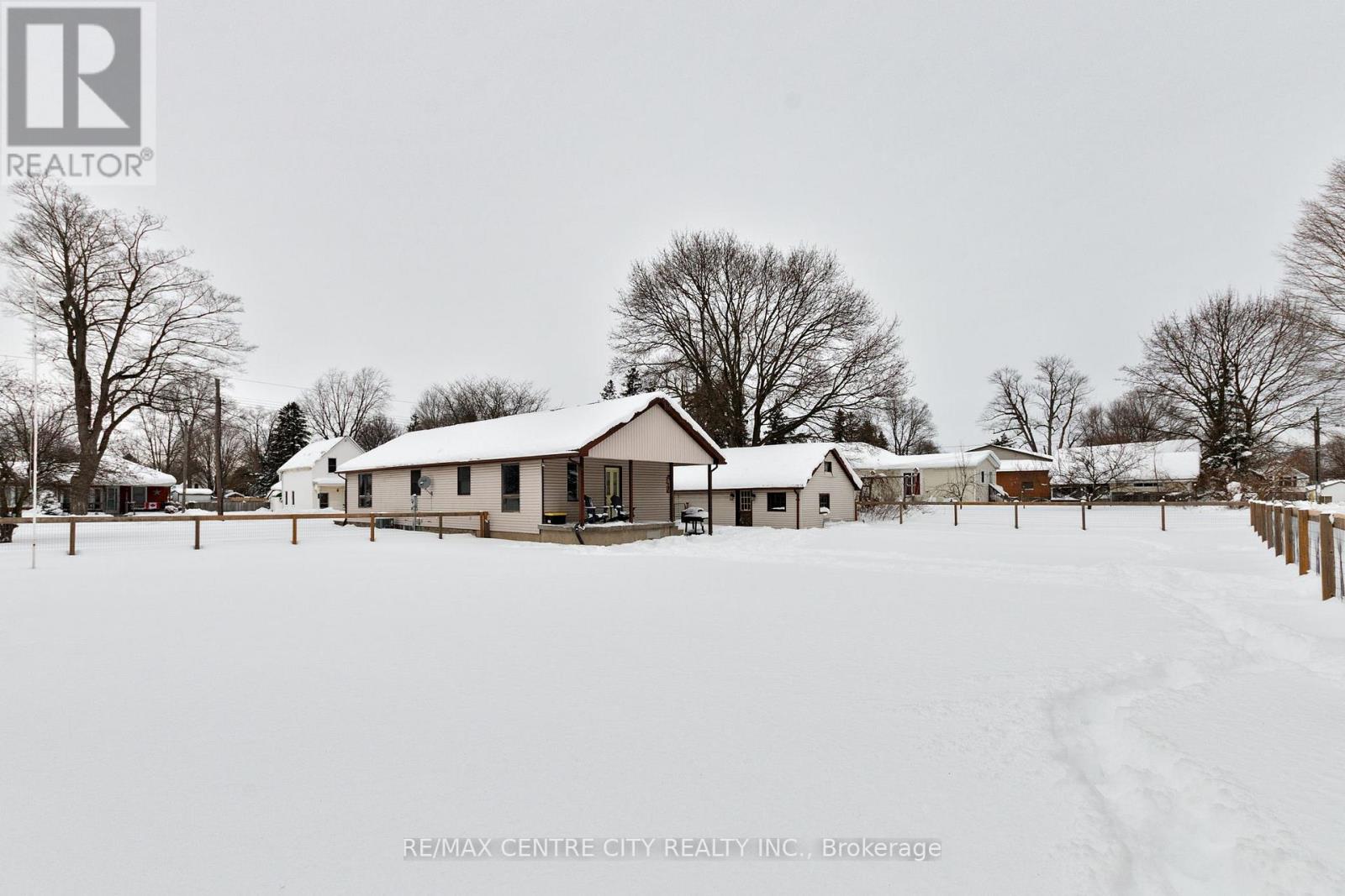 245 Elm Street W, Chatham-Kent, Ontario  N0P 1C0 - Photo 34 - X12708092