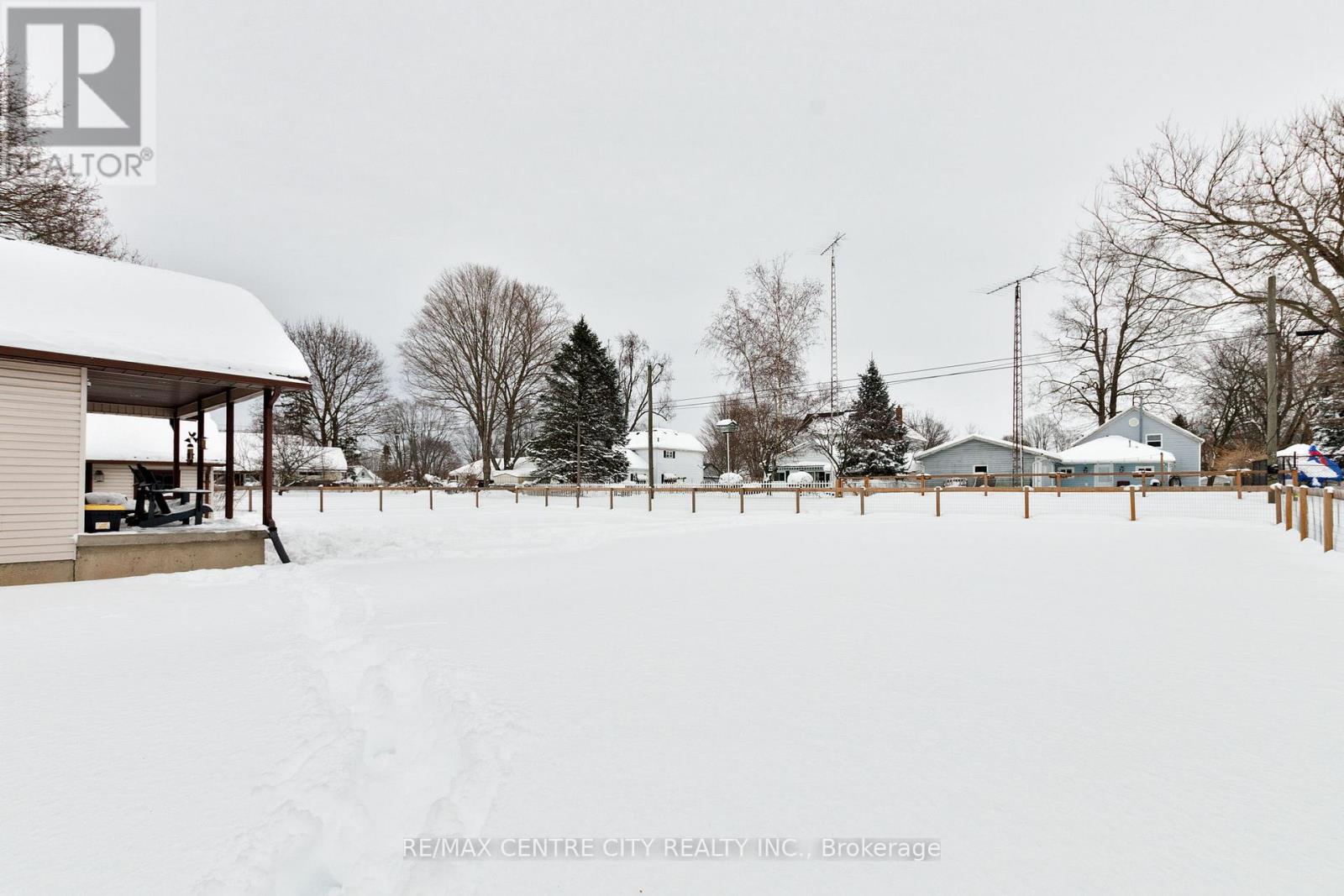 245 Elm Street W, Chatham-Kent, Ontario  N0P 1C0 - Photo 37 - X12708092