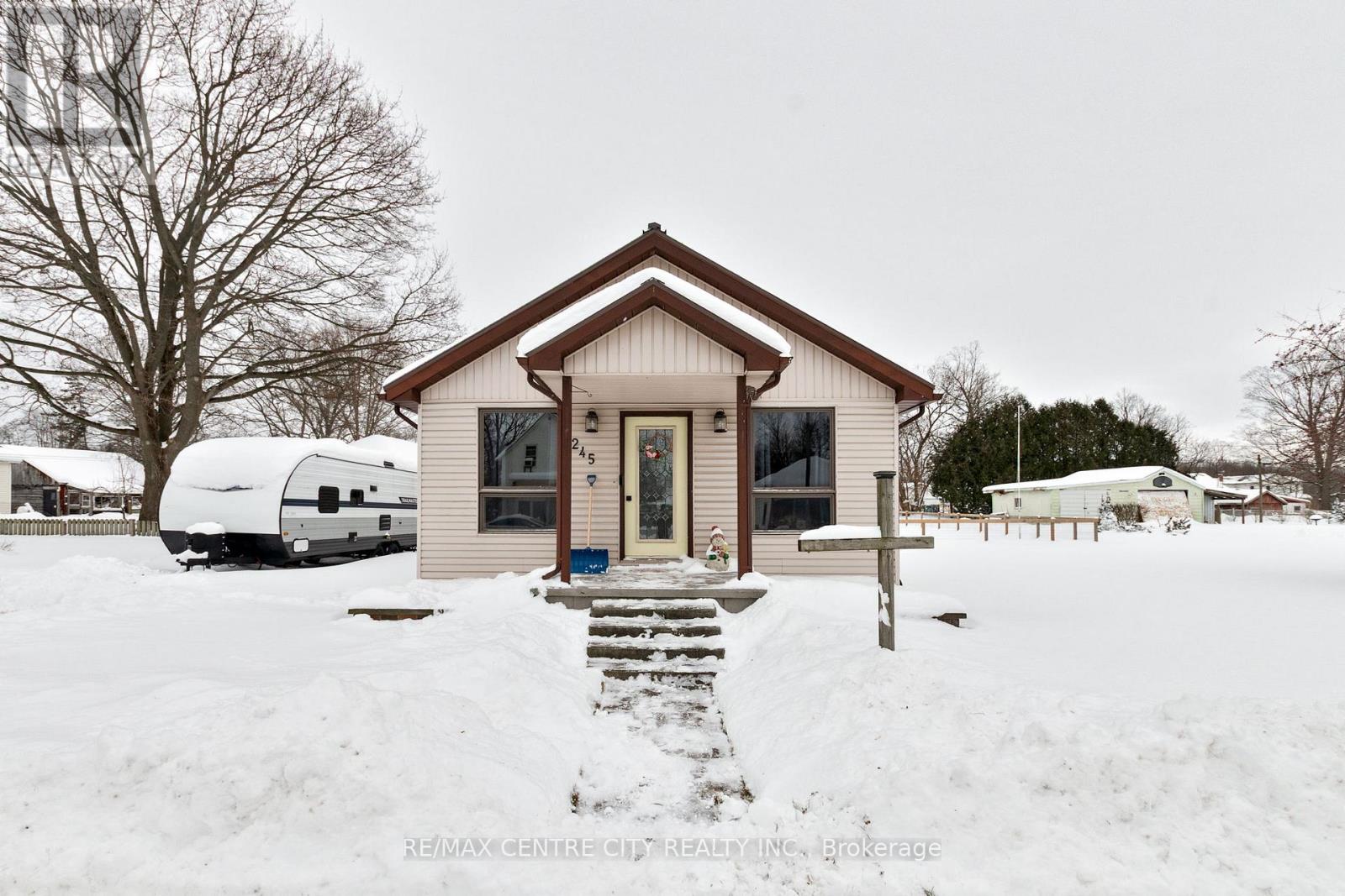 245 Elm Street W, Chatham-Kent, Ontario  N0P 1C0 - Photo 4 - X12708092