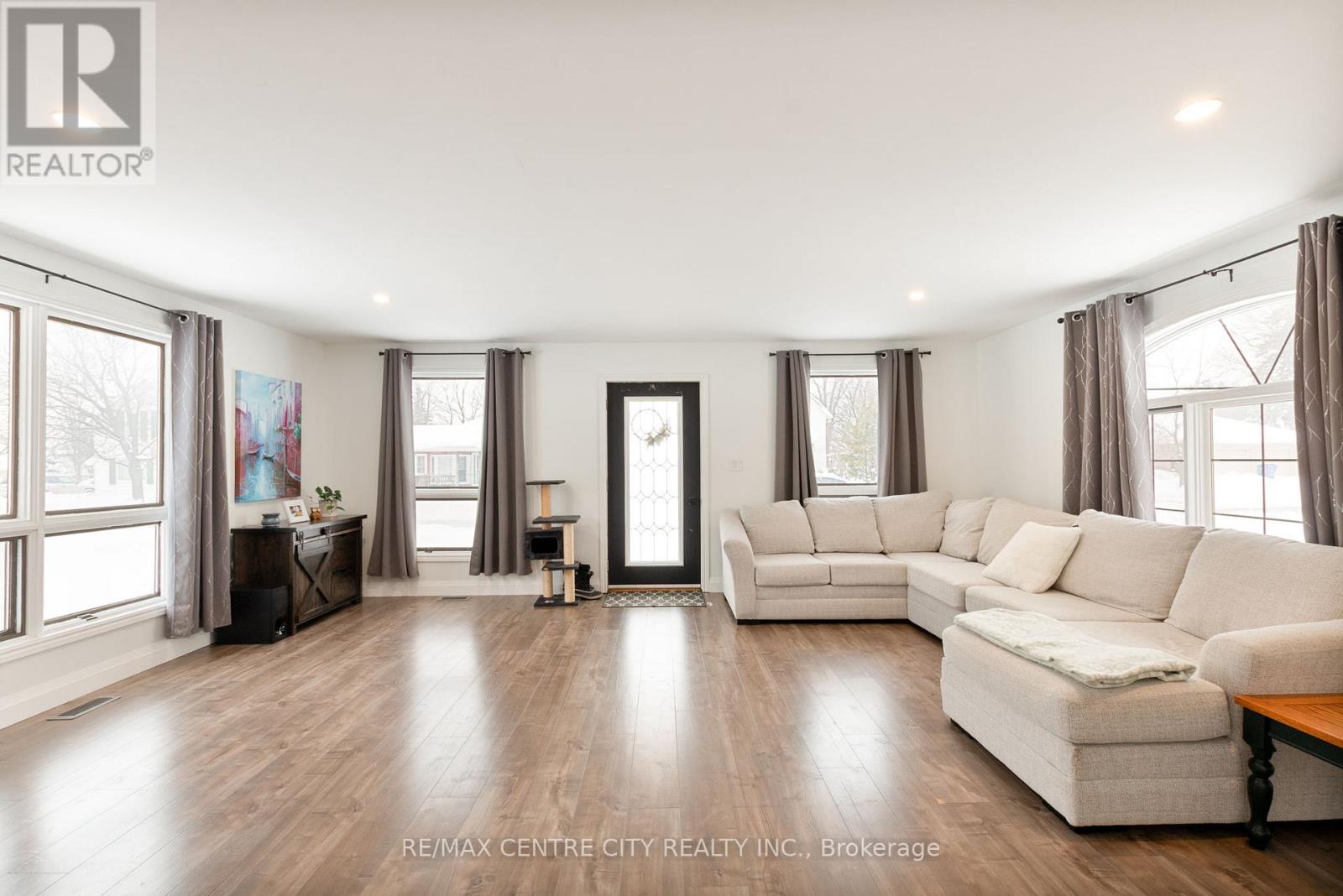 245 Elm Street W, Chatham-Kent, Ontario  N0P 1C0 - Photo 5 - X12708092