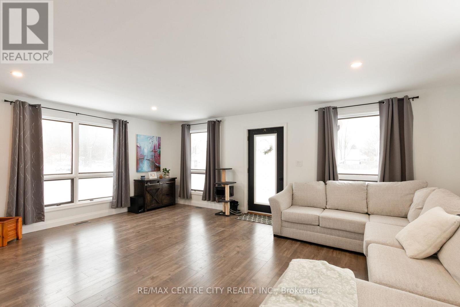 245 Elm Street W, Chatham-Kent, Ontario  N0P 1C0 - Photo 6 - X12708092