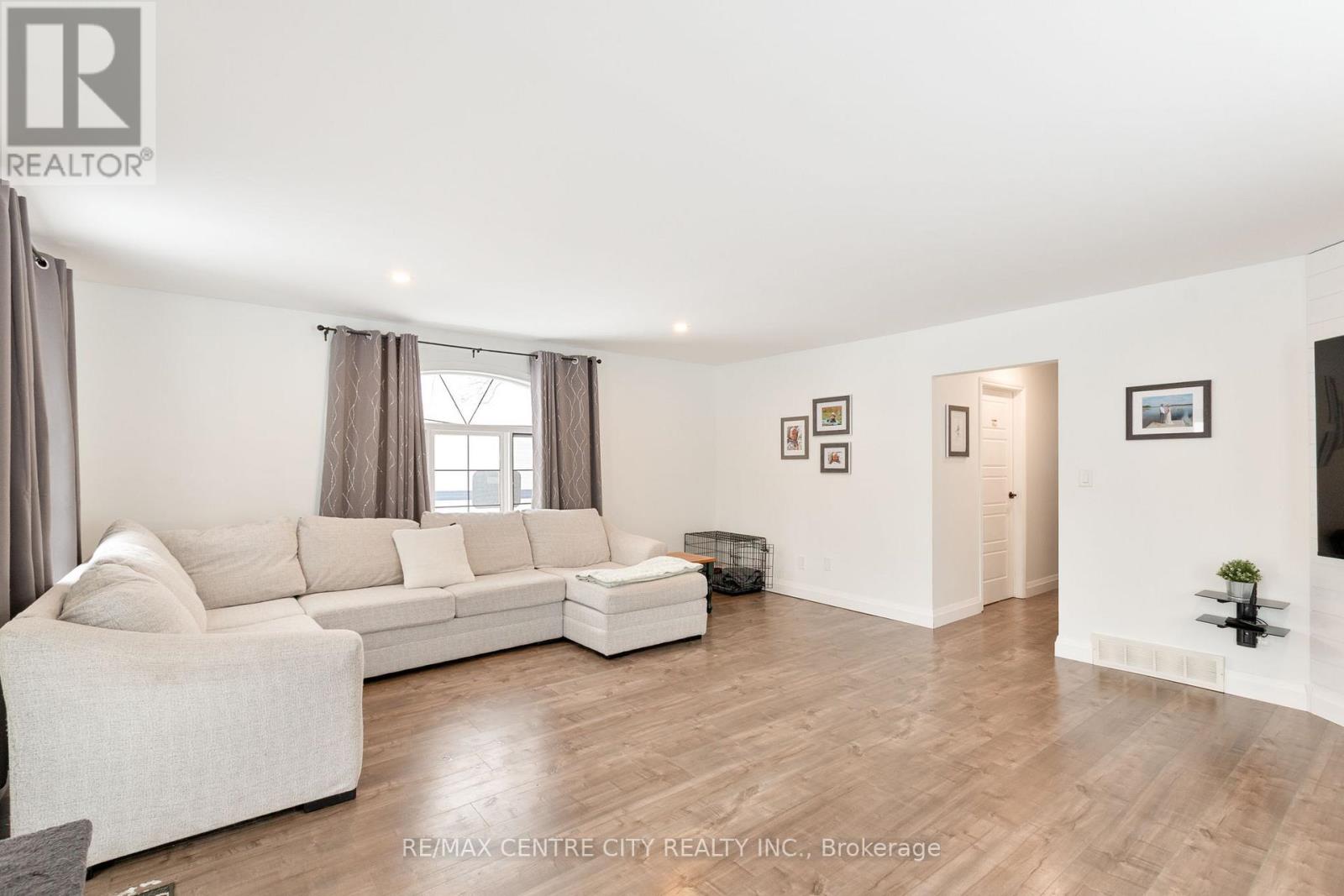 245 Elm Street W, Chatham-Kent, Ontario  N0P 1C0 - Photo 7 - X12708092