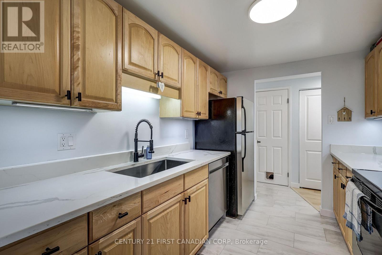 506 - 155 Kent Street, London East, Ontario  N6A 5N7 - Photo 17 - X12708098