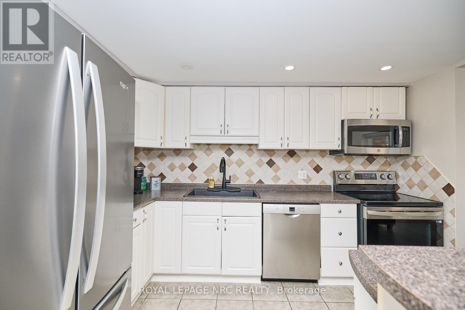 109 - 20 John Street, Grimsby, Ontario  L3M 1X5 - Photo 13 - X12708118