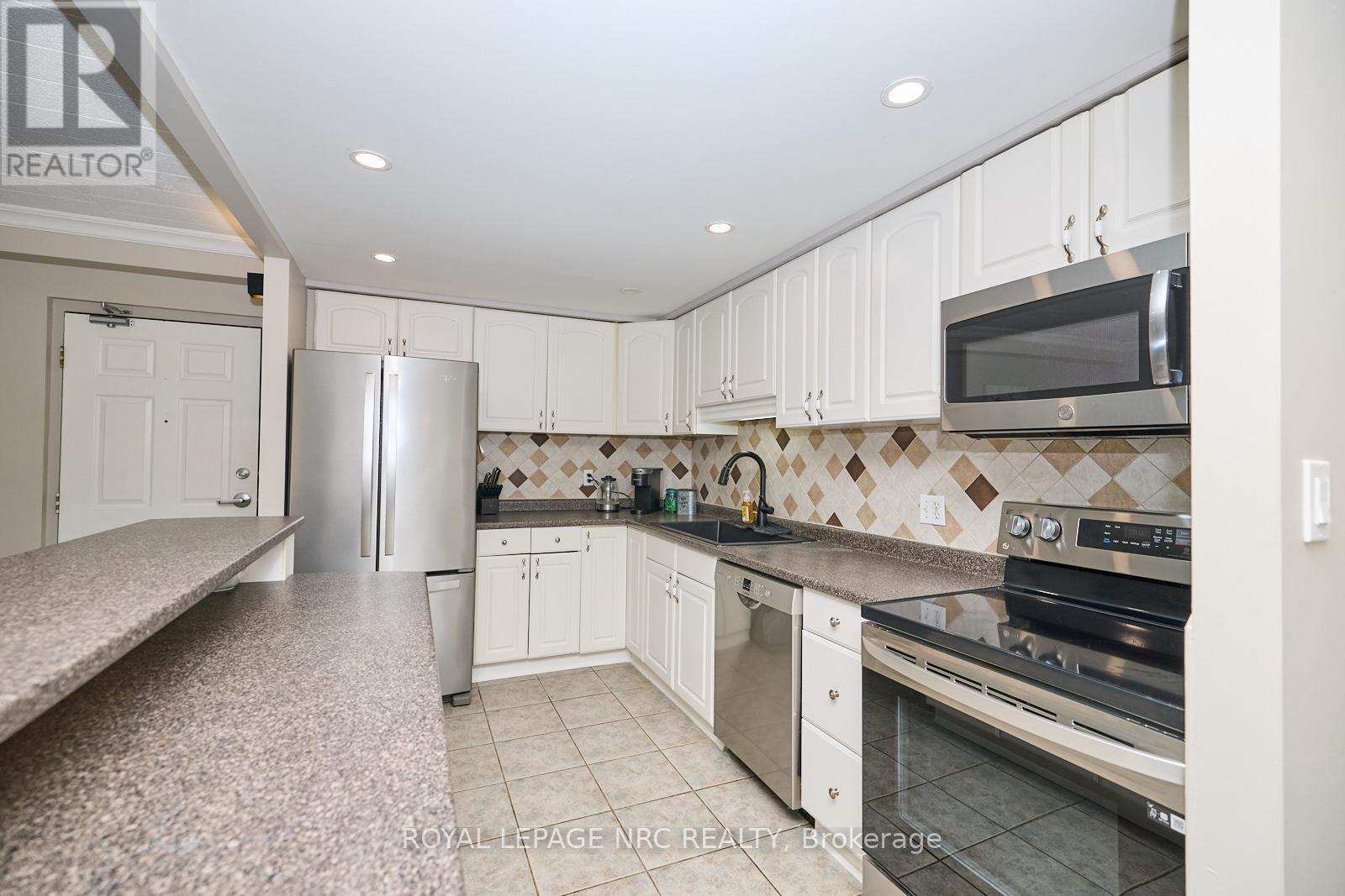 109 - 20 John Street, Grimsby, Ontario  L3M 1X5 - Photo 8 - X12708118