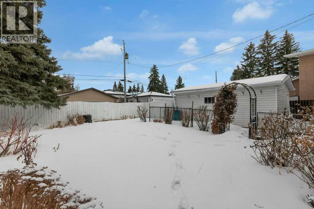 113 Brown Crescent Nw, Calgary, Alberta  T2L 1N4 - Photo 28 - A2277077