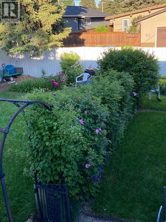 113 Brown Crescent Nw, Calgary, Alberta  T2L 1N4 - Photo 34 - A2277077