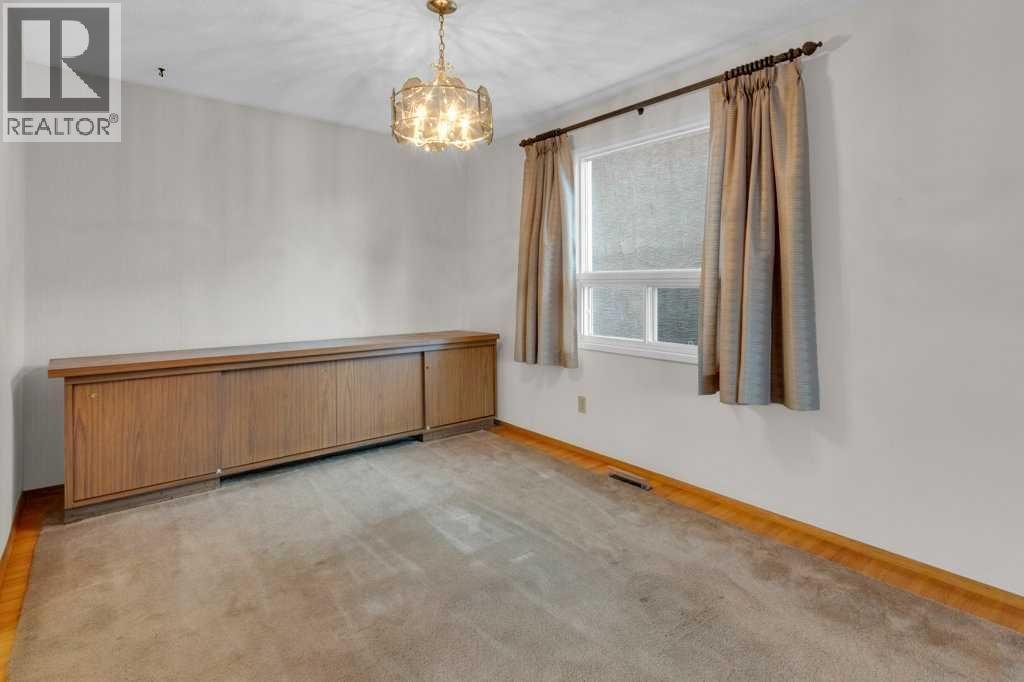 113 Brown Crescent Nw, Calgary, Alberta  T2L 1N4 - Photo 5 - A2277077