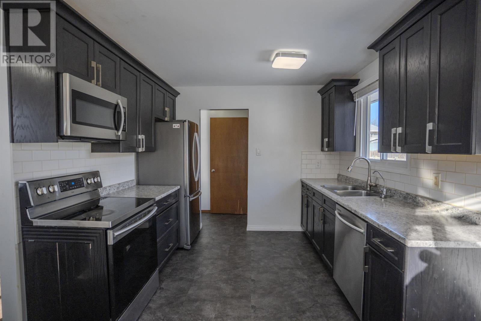 236 Fairbank Cres, Thunder Bay, Ontario  P7B 5L9 - Photo 8 - TB2600089