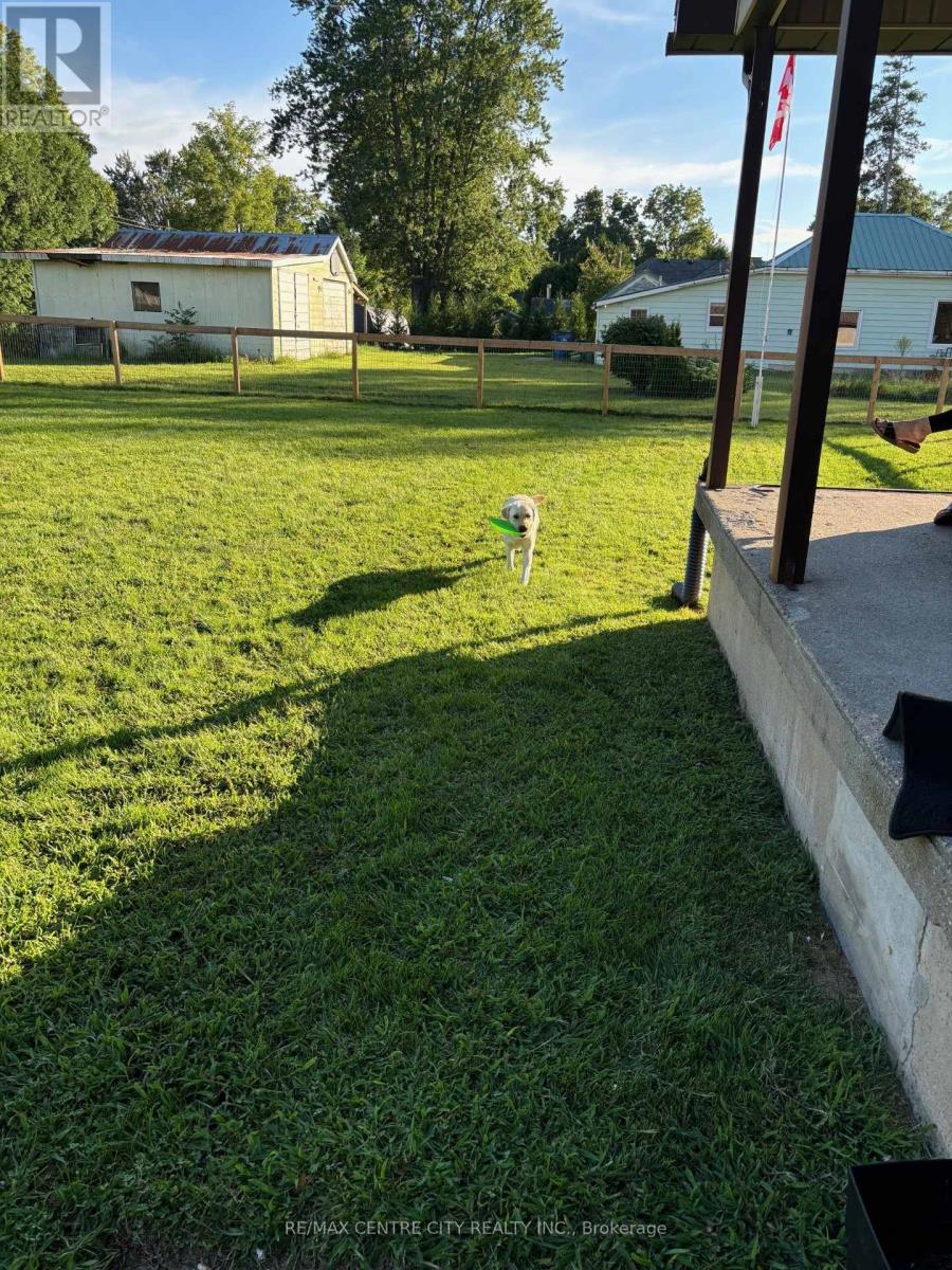 245 Elm Street W, Chatham-Kent, Ontario  N0P 1C0 - Photo 39 - X12708092