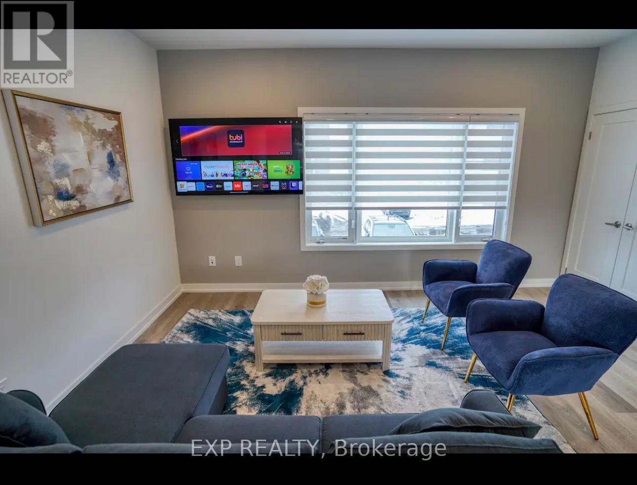 721 - 4263 Fourth Avenue, Niagara Falls, Ontario  L2E 0C2 - Photo 2 - X12647466