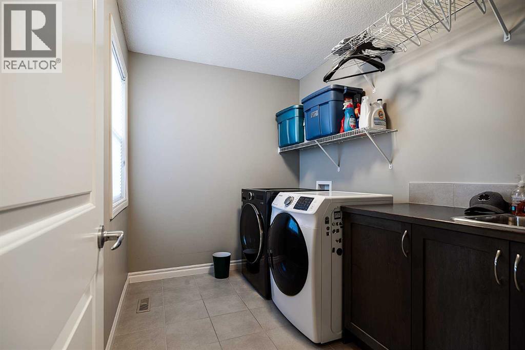 1156 Hillcrest Lane Sw, Airdrie, Alberta  T4B 3W2 - Photo 37 - A2280056