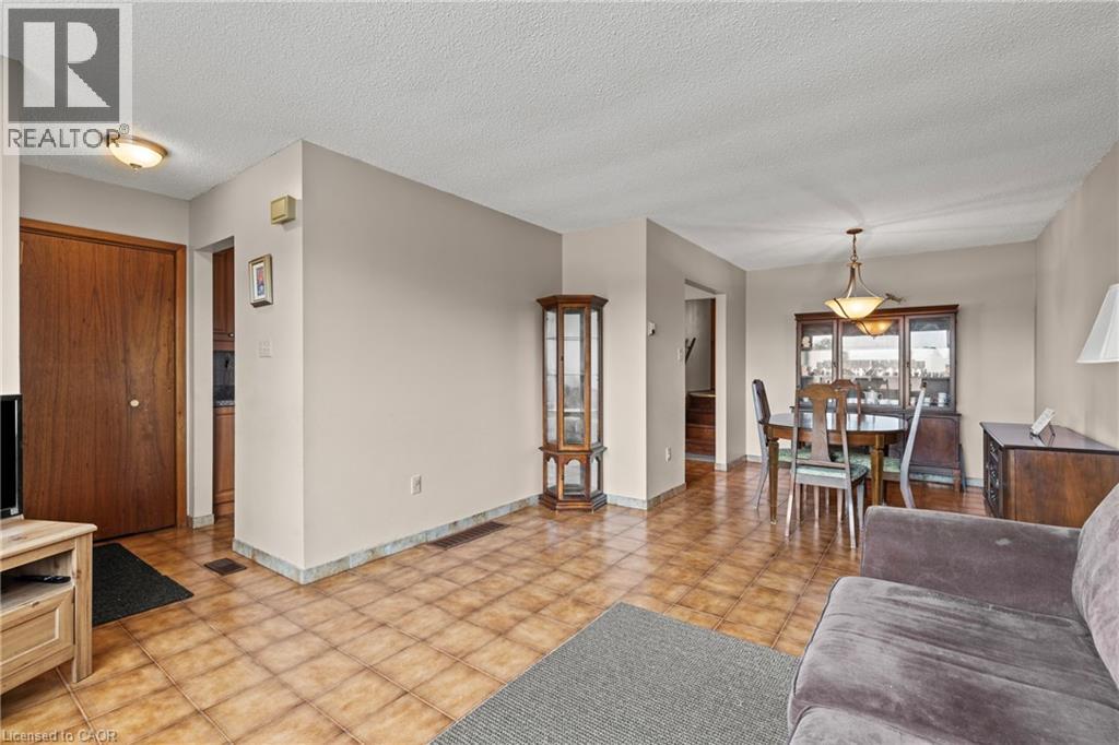 477 East 38th Street, Hamilton, Ontario  L8V 4G7 - Photo 7 - 40781458