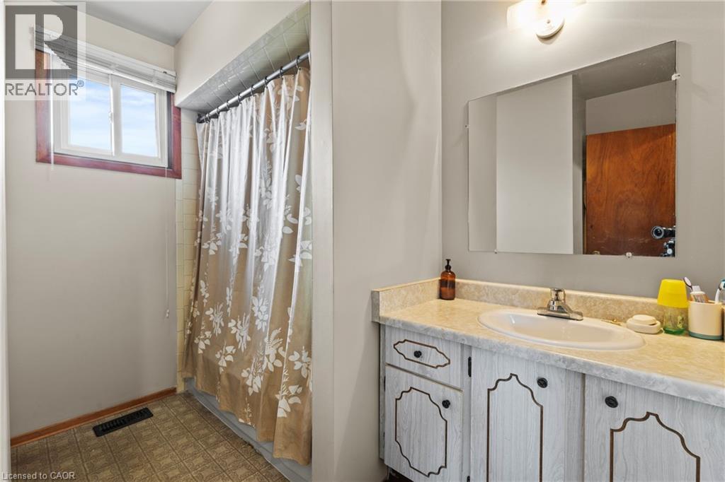 477 East 38th Street, Hamilton, Ontario  L8V 4G7 - Photo 17 - 40781458