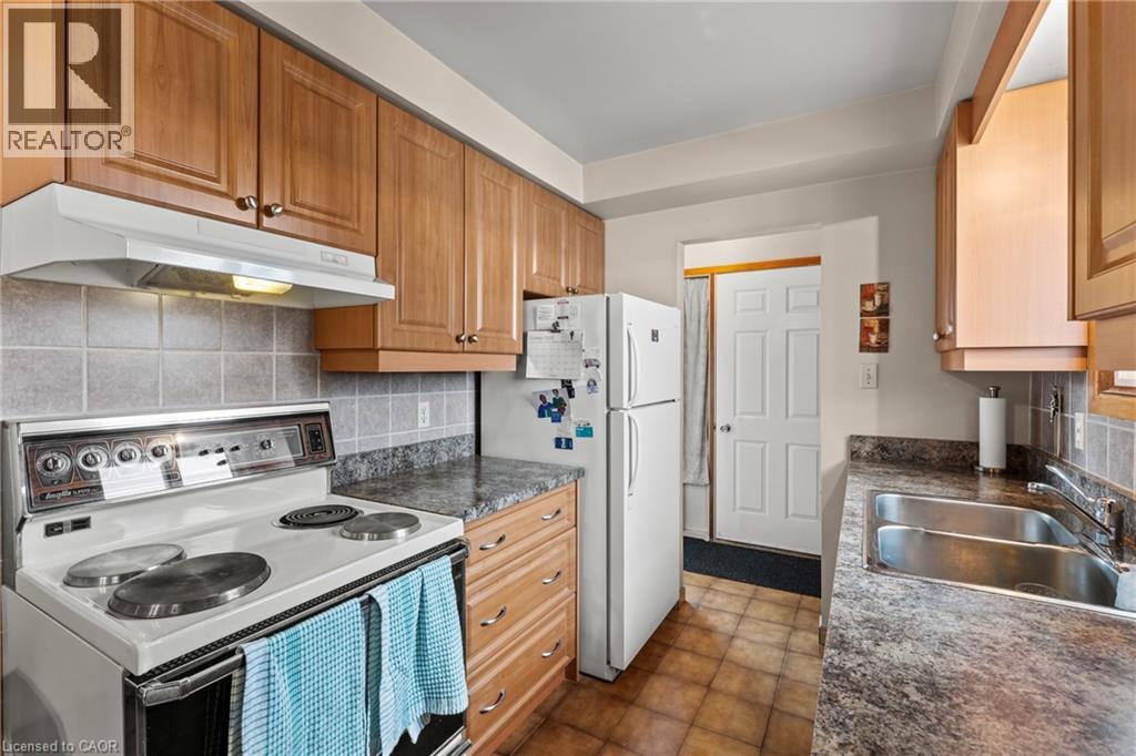 477 East 38th Street, Hamilton, Ontario  L8V 4G7 - Photo 12 - 40781458